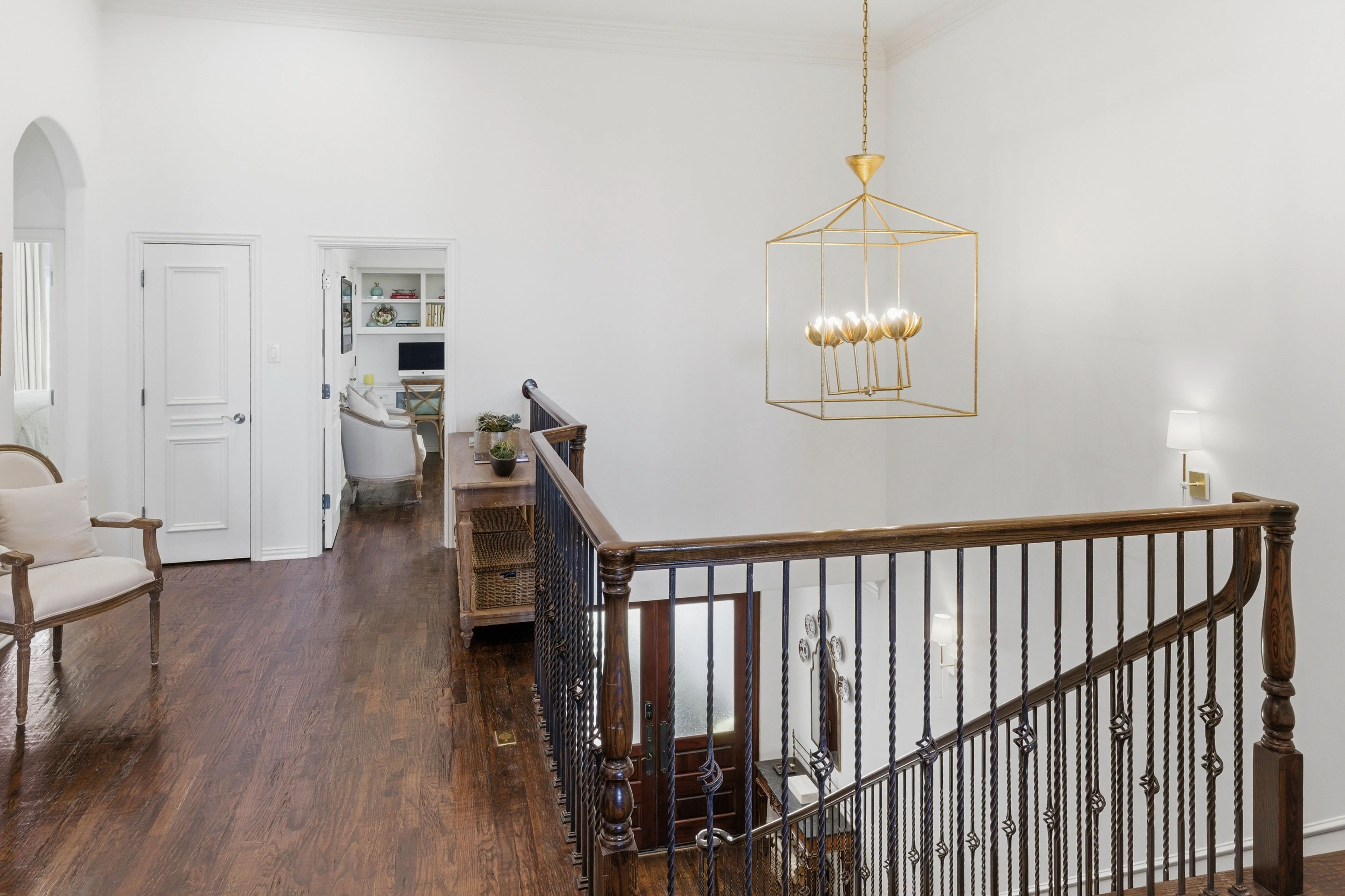 Upstairs foyer